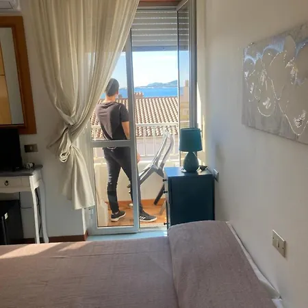 L'ancora Hotell 3*