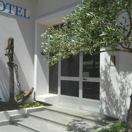 Hotel L'ancora 3*